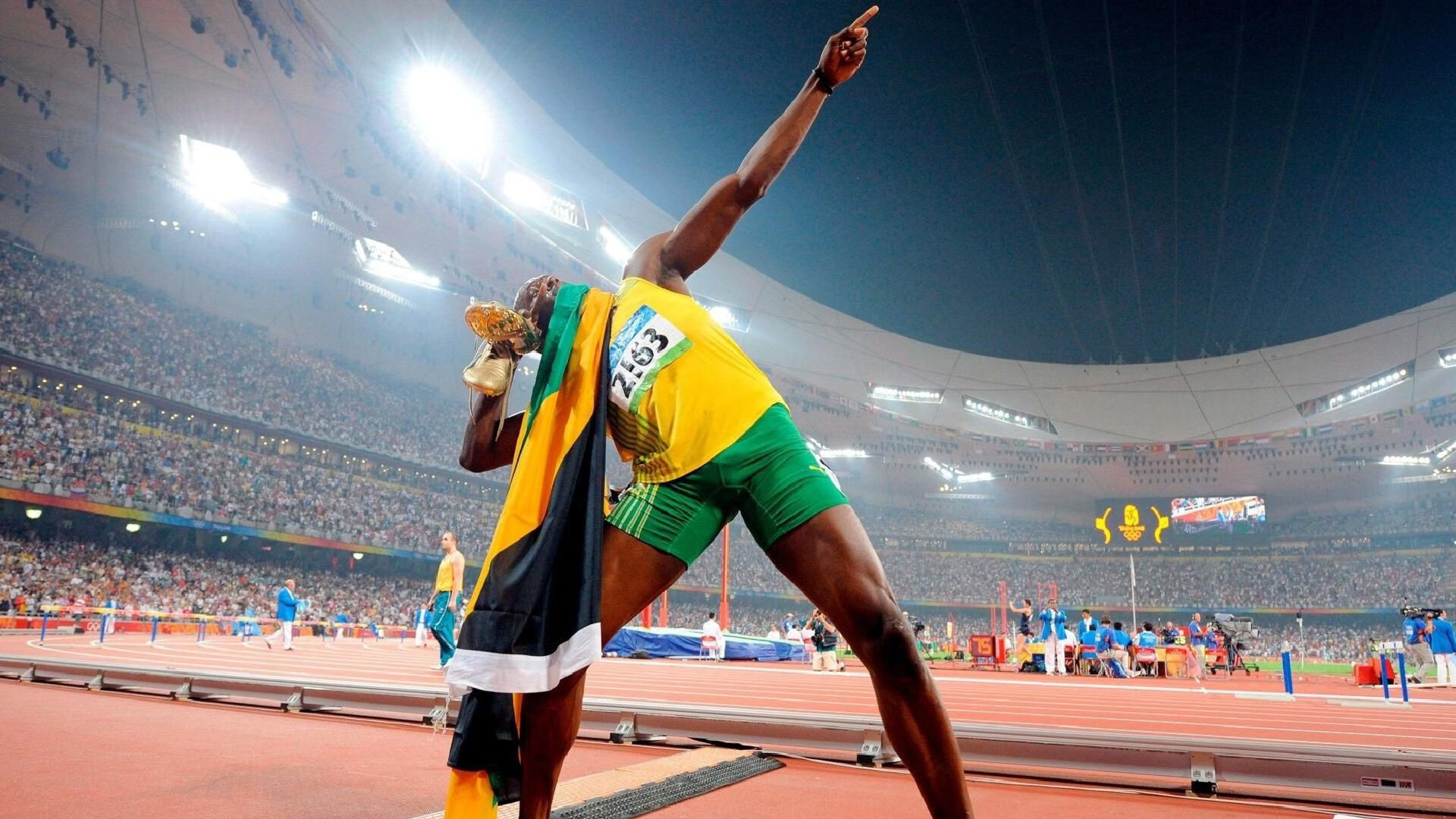 中国小将蝶泳惊艳世锦赛，破亚洲纪录夺金创历史