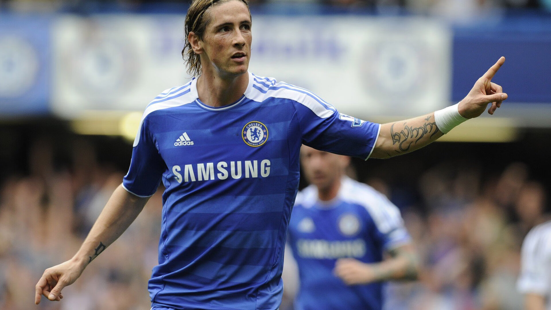 全国田径锦标赛跳远项目激烈角逐 新星闪耀创赛季最佳成绩